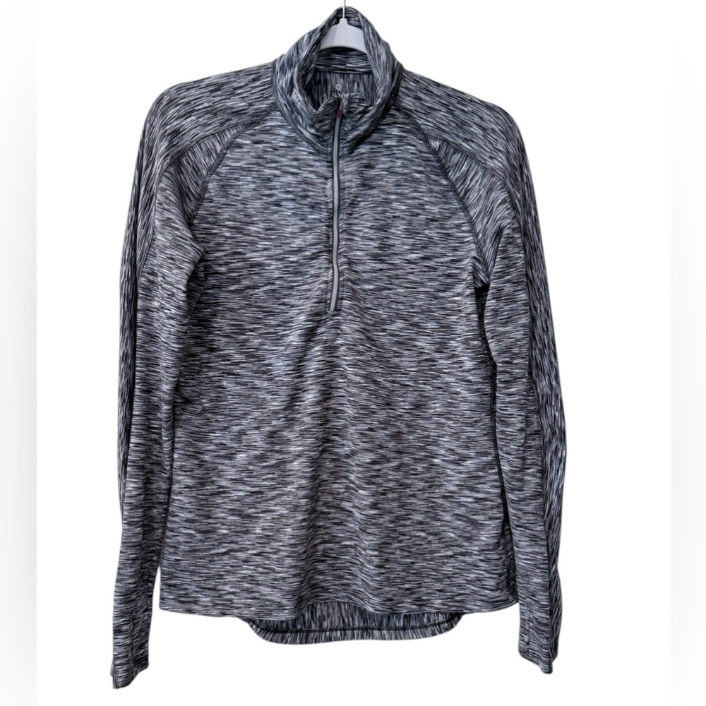 Athleta women’s Medium long sleeve 1/4 zip gray & white running shirt
